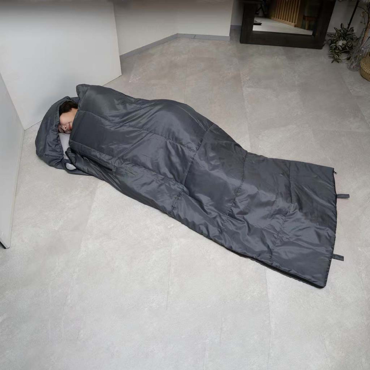 いつでもクッション、いざという時は寝袋に